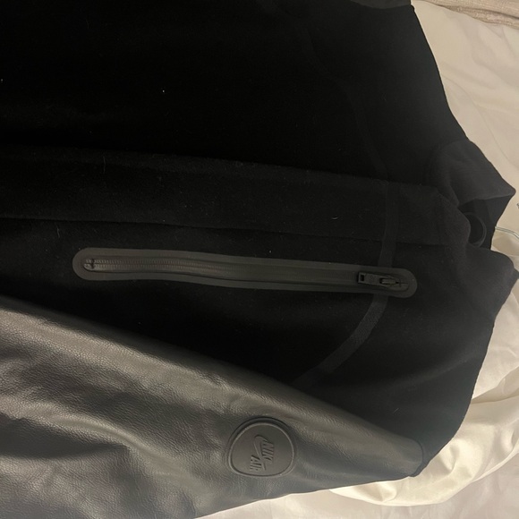 Men’s Nike Jacket - Picture 2 of 4